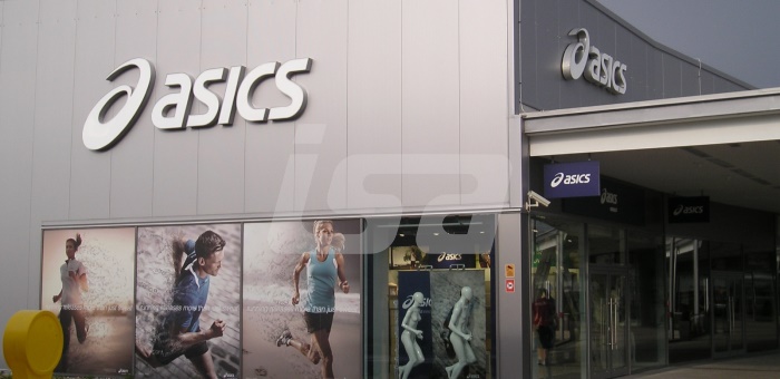 ASICS FASHION ARENA | BOK A ČELO